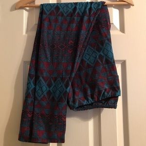 Lularoe Leggings- TC Aztec Print!